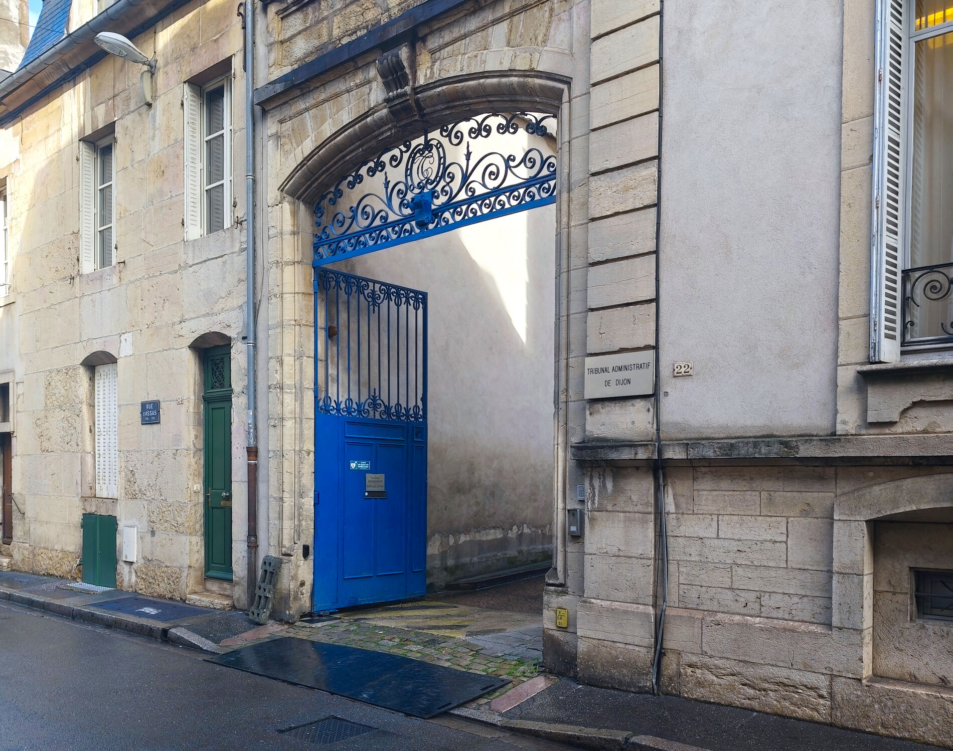Porte d'accès au chantier