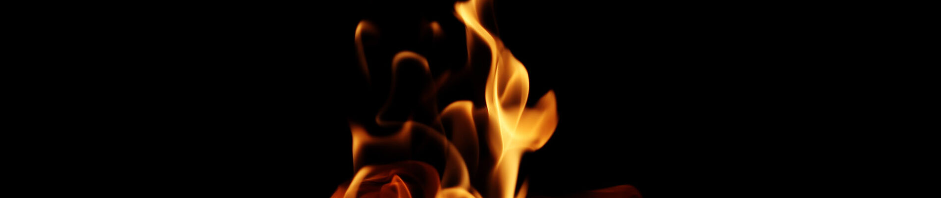 Conduit de fumée et écart au feu dans un plancher
